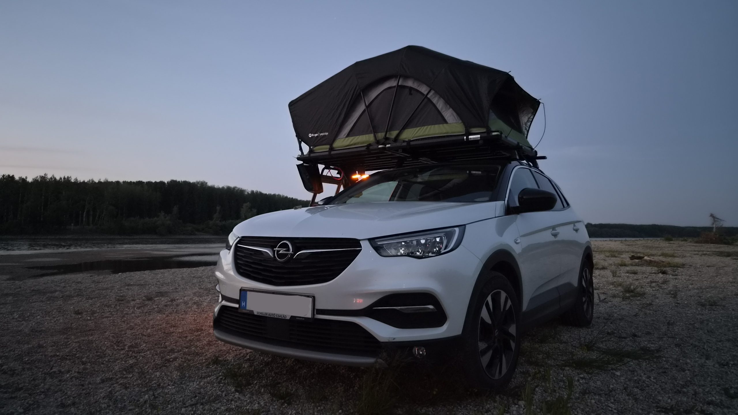 opel grandland roof tent camping near danube, wild camping campfire in hungary, berger camplodge 120 setup in the forest tetősátor kemping autós vadkemping